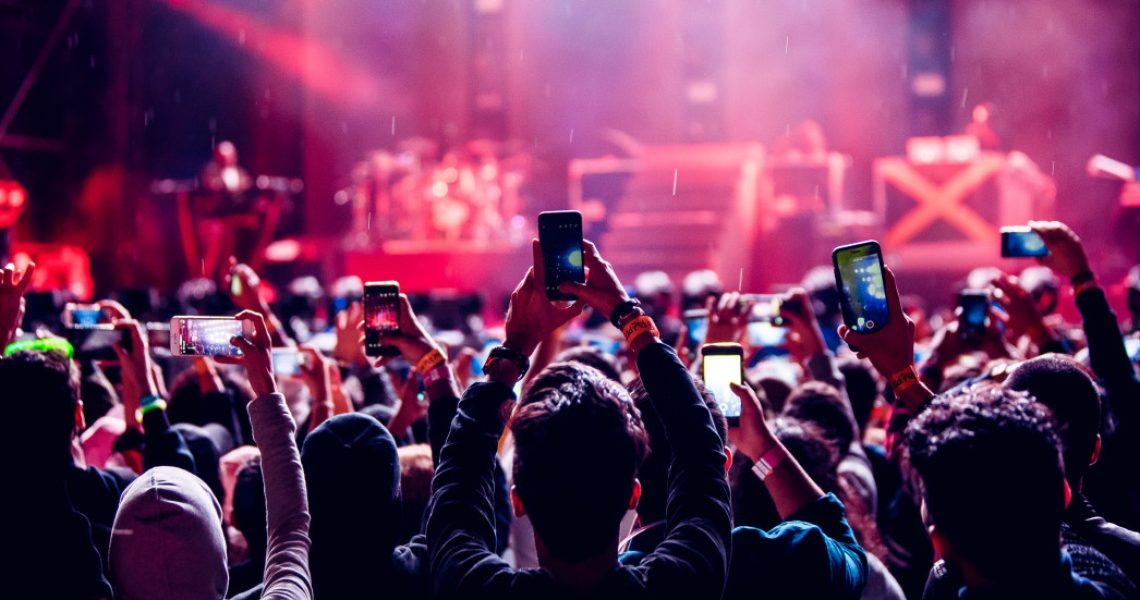 Mobiltelefoner som filmer konsert